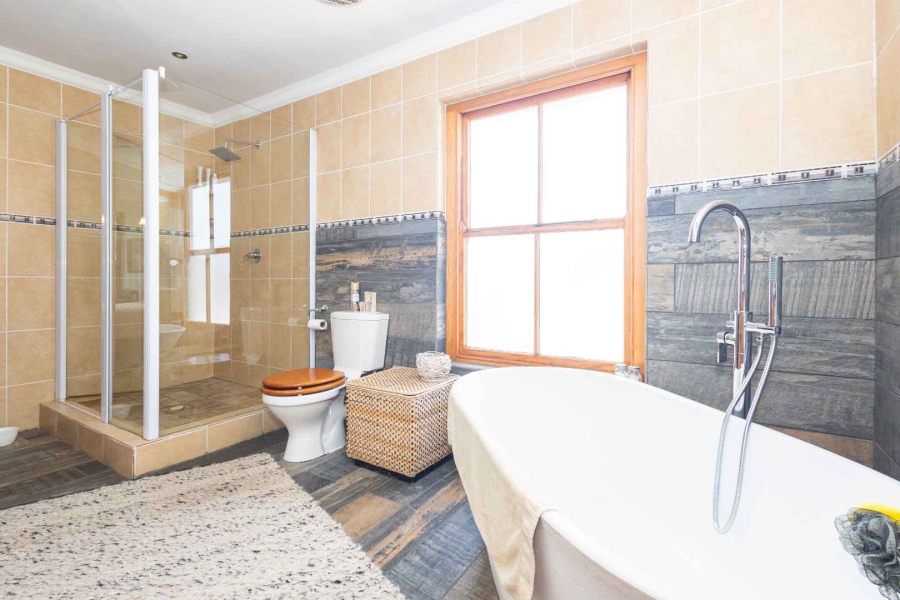 4 Bedroom Property for Sale in Panorama Western Cape
